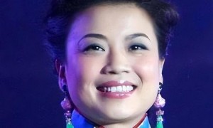 连登27次春晚的民歌天后，为劳改犯未婚未育，57岁与男闺蜜相伴