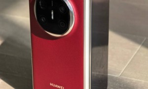 原创 
            华为Mate X7大折叠突然曝光:麒麟9030+2K屏,11月见真章!