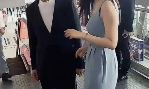 田朴珺参加哥哥婚礼,王石缺席了,却在当天送给妻子最喜欢的礼物