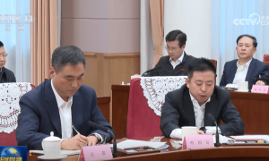 李强主持召开重磅座谈会,参会发言的8人是谁?