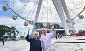 90岁老人自驾23年游遍全国